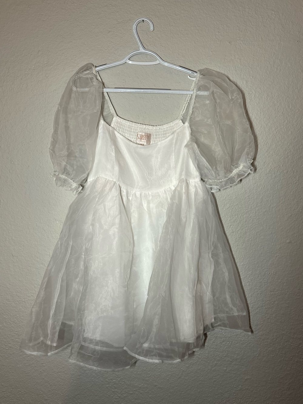 White Puff-Sleeve Women’s Dress